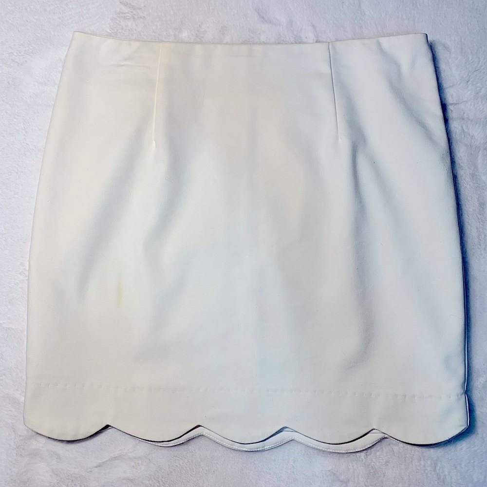 White mini skirt, Forever 21 - Small #Valentines